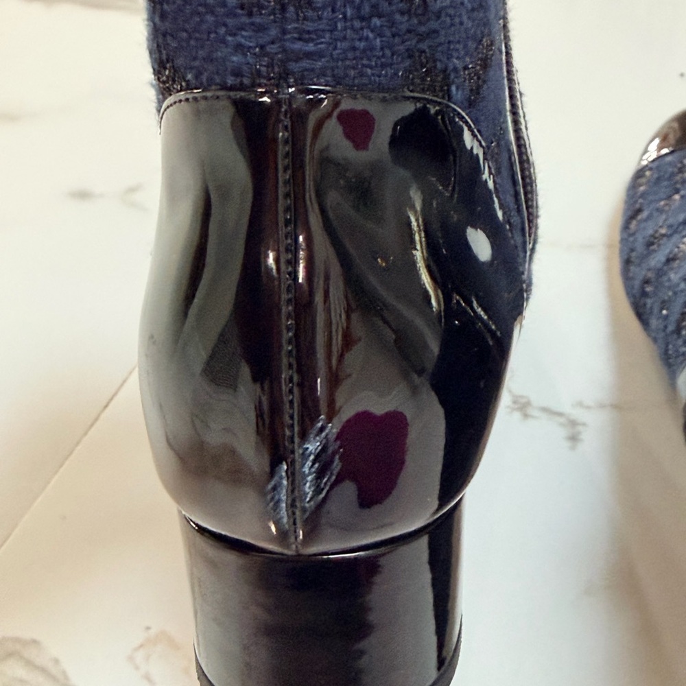 CHANEL Tweed Ankle boots with patent leather trim. Run small. - Picture 6 of 8